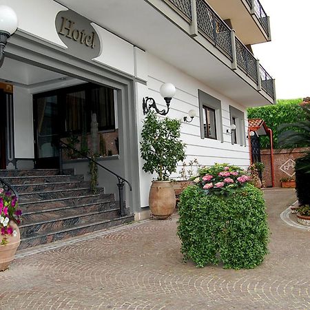 Hotel Ristorante Donato Calvizzano Exterior foto