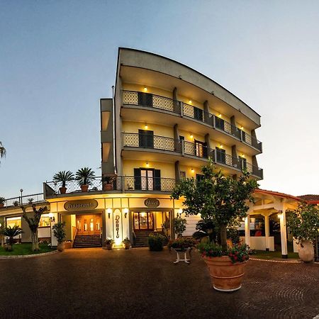 Hotel Ristorante Donato Calvizzano Exterior foto