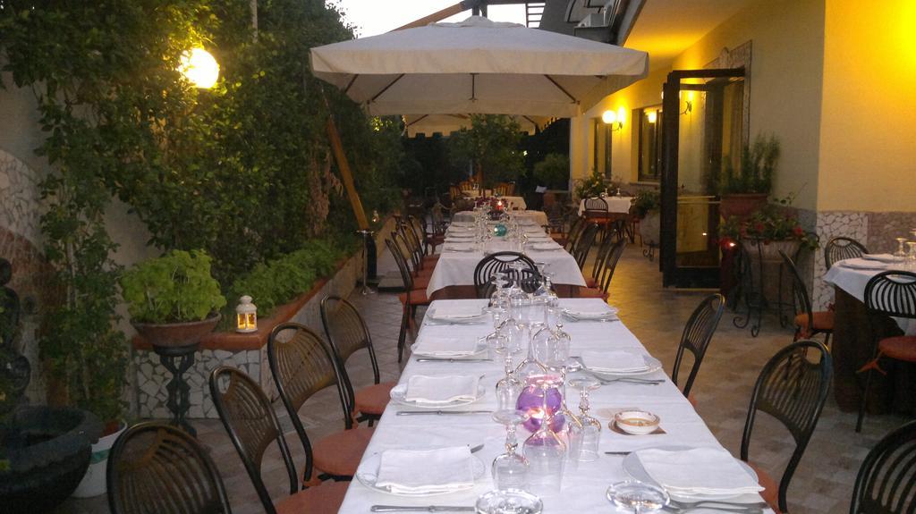 Hotel Ristorante Donato Calvizzano Exterior foto