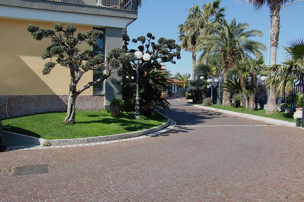Hotel Ristorante Donato Calvizzano Exterior foto