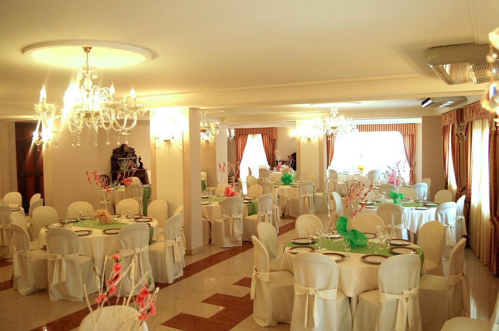 Hotel Ristorante Donato Calvizzano Exterior foto