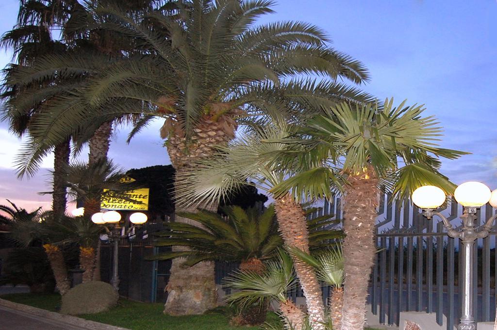 Hotel Ristorante Donato Calvizzano Exterior foto