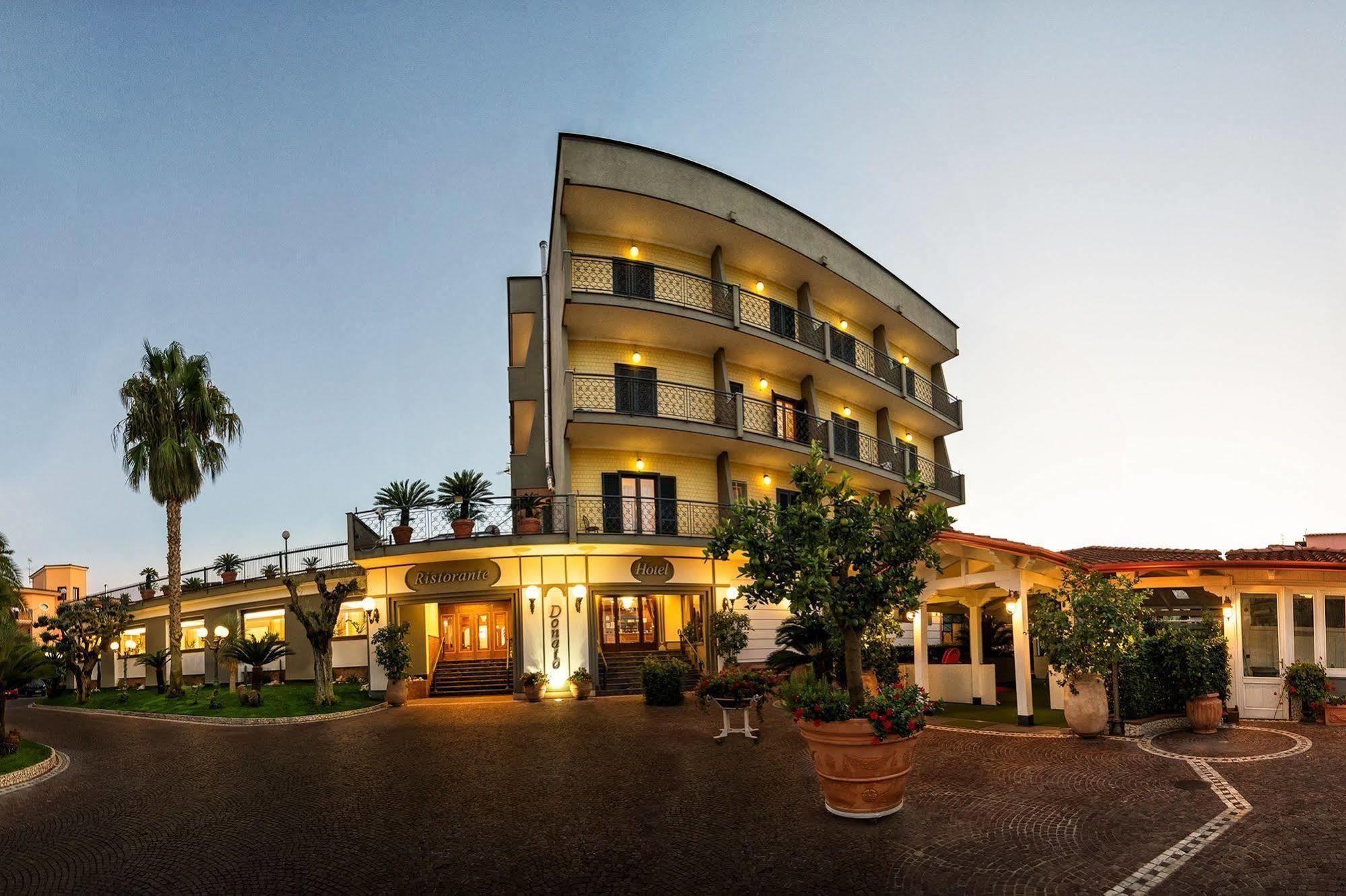 Hotel Ristorante Donato Calvizzano Exterior foto
